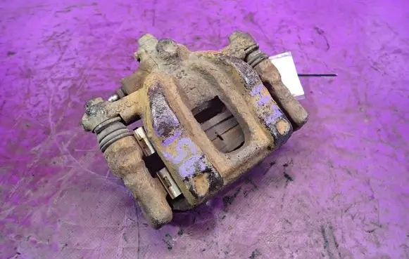 Honda CR-V Rear brake caliper