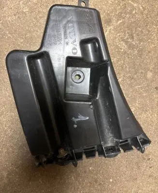 Volvo S60 Front bumper mounting bracket 30796626
