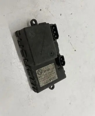 BMW 5 E60 E61 Heater blower fan relay 6988425
