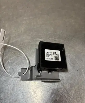 Honda CR-V Trunk lid opening control unit 39875-T1G-G11