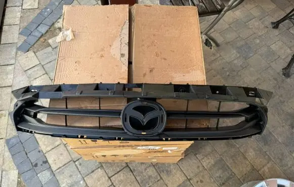 Mazda 2 Front grill DB5J50712 DB5J-50712