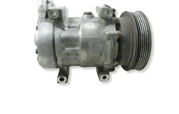 Renault Kangoo I Air conditioning (A/C) compressor (pump) 7700273801