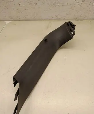 Volkswagen Tiguan Tailgate/trunk side cover trim 5N0867704A