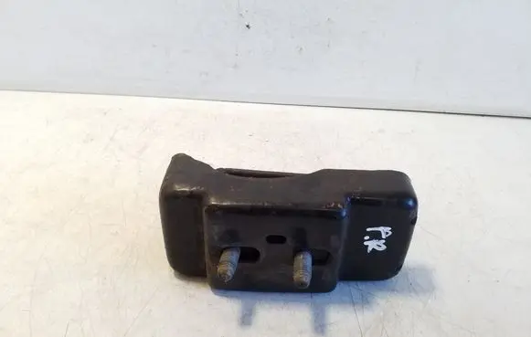 Engine mount bracket