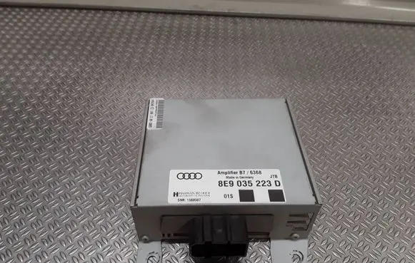 Audi A4 S4 B7 8E 8H Sound amplifier 8E9035223D