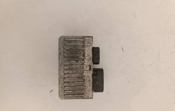 Opel Insignia A Glow plug pre-heat relay 55574293