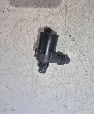 BMW 5 E39 Electric auxiliary coolant/water pump 70207810 8381989