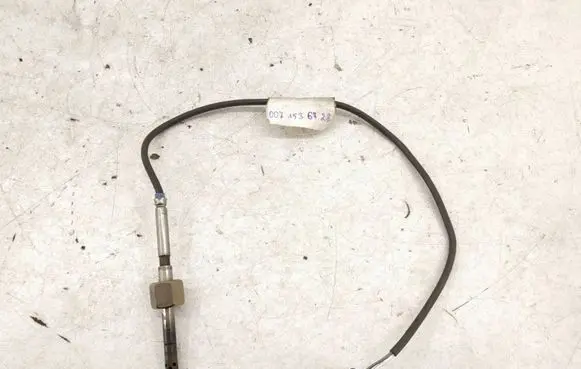 Mercedes-Benz E W212 Lambda probe sensor 0071536728 0051532028