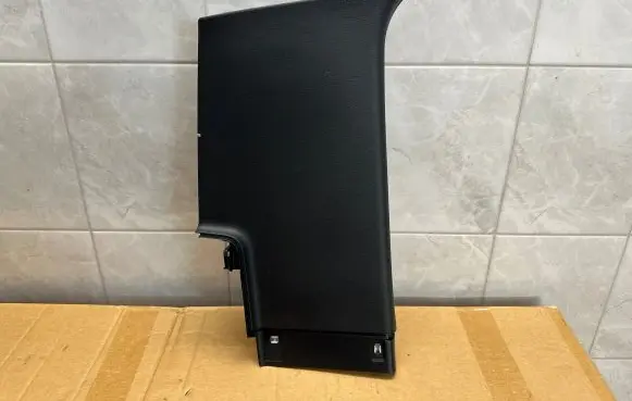 Ford Ranger IV (D)pillar trim (top) N1WB-E31003-B