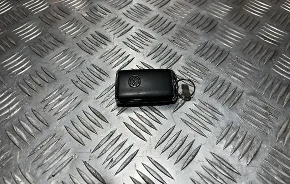 Mazda 3 Ignition key/card PU17748