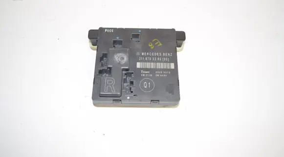 Mercedes-Benz E W211 Door control unit/module 2118703285