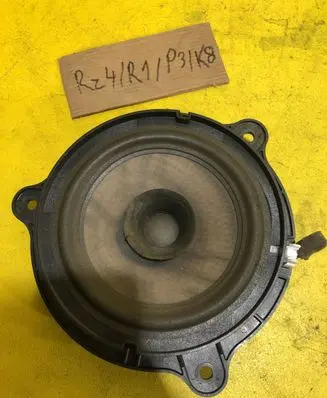 Nissan Qashqai High frequency speaker in the rear doors 