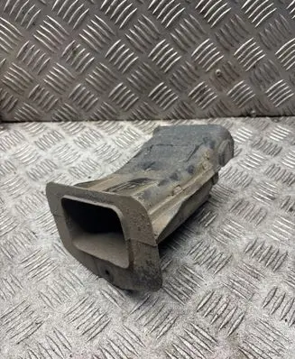 BMW 5 G30 G31 G38 Brake cooling air channel/duct 51747394665