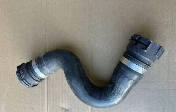 Audi A4 S4 B9 Engine coolant pipe/hose 8W0122101A