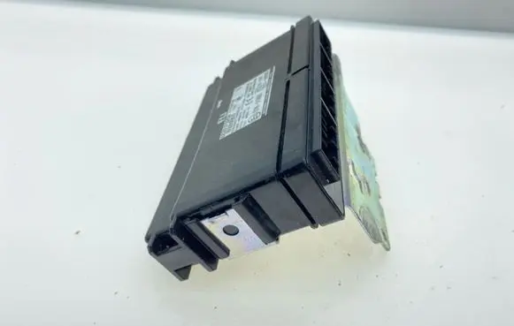 Subaru Impreza III Comfort/convenience module 88281FG250 88281FG