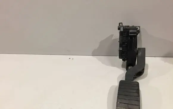 Renault Laguna II Accelerator throttle pedal 8200003392 6PV00811901