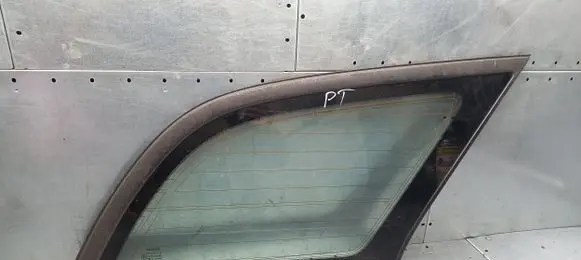 Toyota Avensis Verso Rear side window