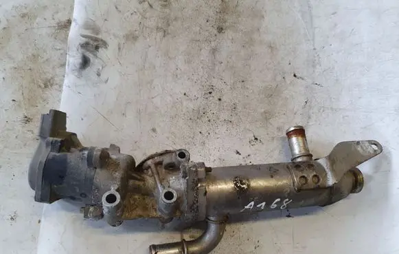 Land Rover Discovery 3 - LR3 EGR valve cooler 4R8Q9Y493BJ 58210128