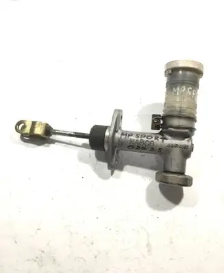 Mitsubishi Pajero Sport I Clutch master cylinder 