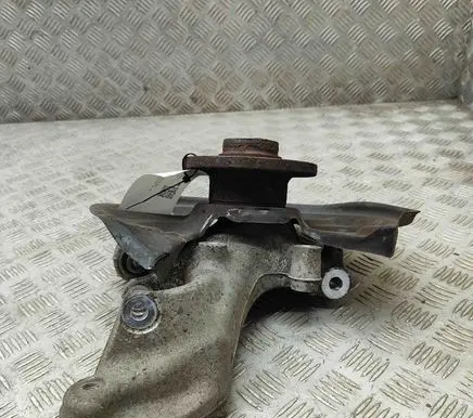 Rear wheel hub