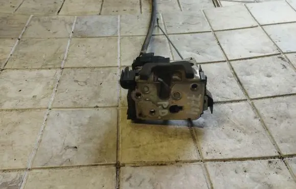 Front door lock