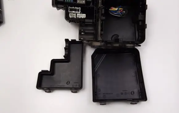 Nissan Qashqai Fuse box set 243824BA2A