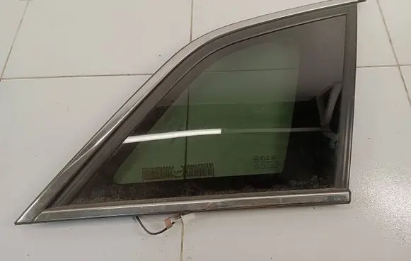 Opel Antara Rear side window 43R000083 DOT736AS3M35 004136