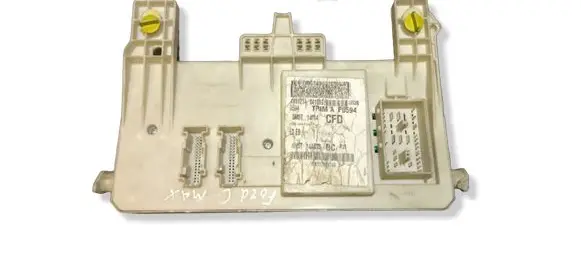 Ford Focus C-MAX Fuse module 4M5T14A073 3M5T14014