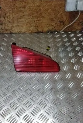 Peugeot 607 Tailgate rear/tail lights