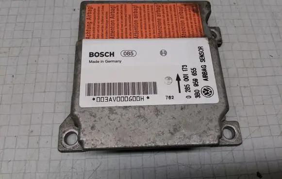 Volkswagen PASSAT B5 Airbag control unit/module 3B0959655 0285001173