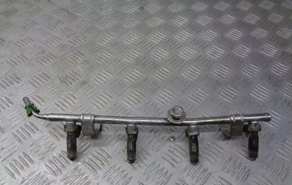 Chrysler Grand Voyager IV Fuel main line pipe 04861387AD