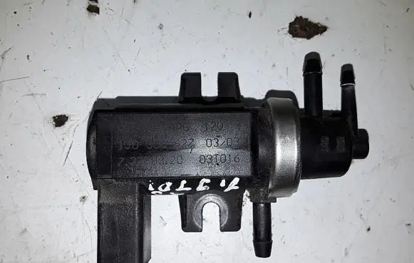 Audi A3 S3 8L Turbo solenoid valve 1J0906627