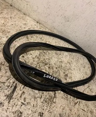 Volvo XC40 Front door rubber seal