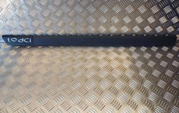 Renault Megane II Front door trim (molding) 8200073469