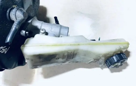 Master brake cylinder