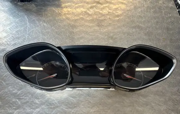 Peugeot 308 Speedometer (instrument cluster) 9825206380
