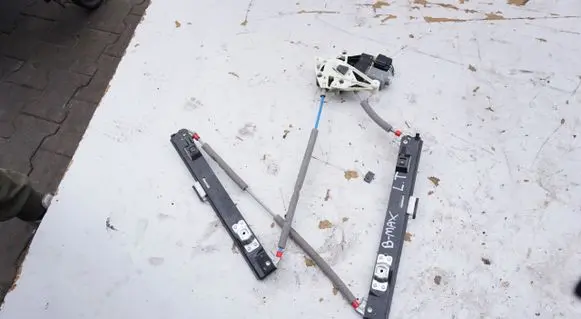 Ford B-MAX Rear door manual window regulator 