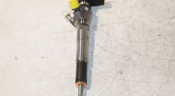 Nissan Juke I F15 Fuel injector H8201100113 166006212R
