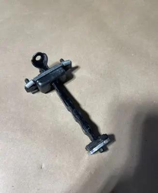 Hyundai Kona I Front door check strap stopper 