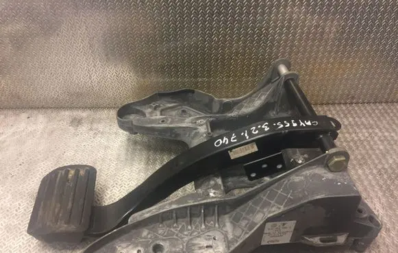 Porsche Cayenne (9PA) Brake pedal 7L0723031G