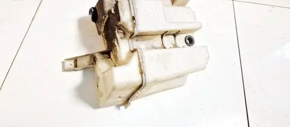 Nissan Tiida C11 Windshield washer fluid reservoir/tank