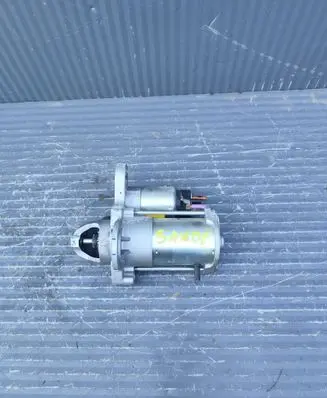 Dacia Sandero III Starter motor 233008820R