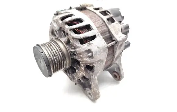 Renault Clio III Generator/alternator 231008918R