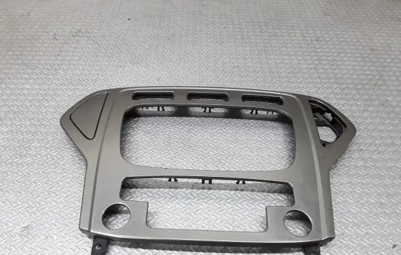 Ford Mondeo MK IV Radio/GPS head unit trim 