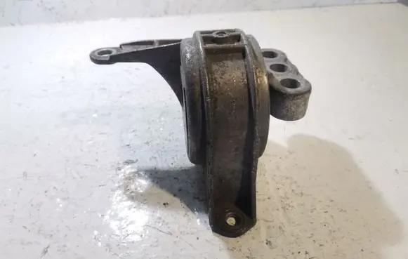 Opel Zafira A Engine mount bracket 90538547