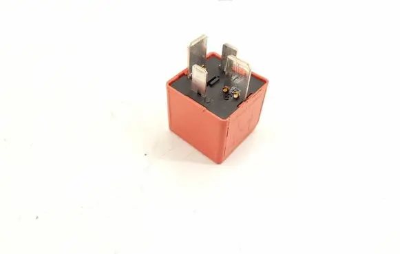 Mercedes-Benz C W205 Cruise control relay 0009821923 A0009821923