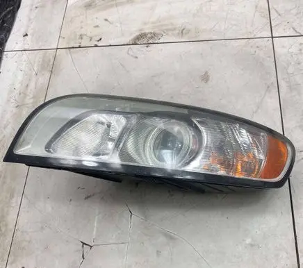 Volvo V50 Headlight/headlamp 31265700 0301237601