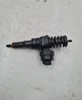 Volkswagen Caddy Fuel injector 038430073 0414720007