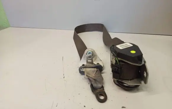 Dodge Caliber Front seatbelt