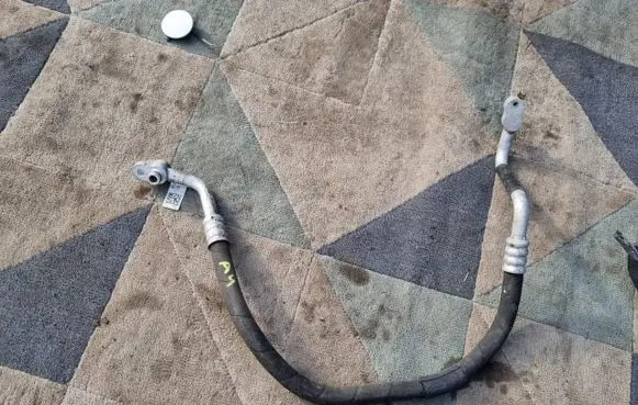 Audi A5 8T 8F Air conditioning (A/C) pipe/hose 8T0260701N